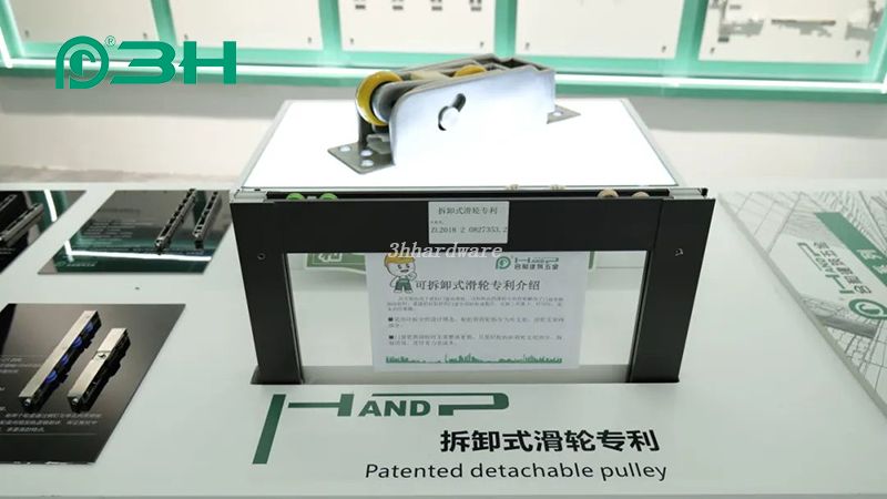 Выставка оконной фурнитуры 77